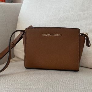 Tan Michael Kors Crossbody Bag